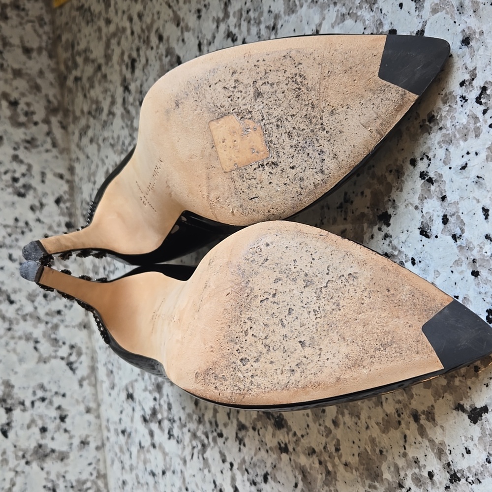 Gorgeous Black Patent Leather Pumps - Picture 8 of 10